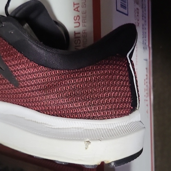 Men's 9.5 Nike running shoes - Picture 6 of 7